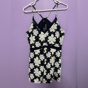Fashion line black and white floral romper